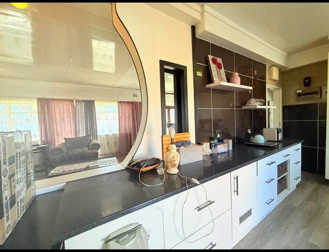 4 BEDROOM HOUSE FOR SALE IN VANDERBIJLPARK CE 2